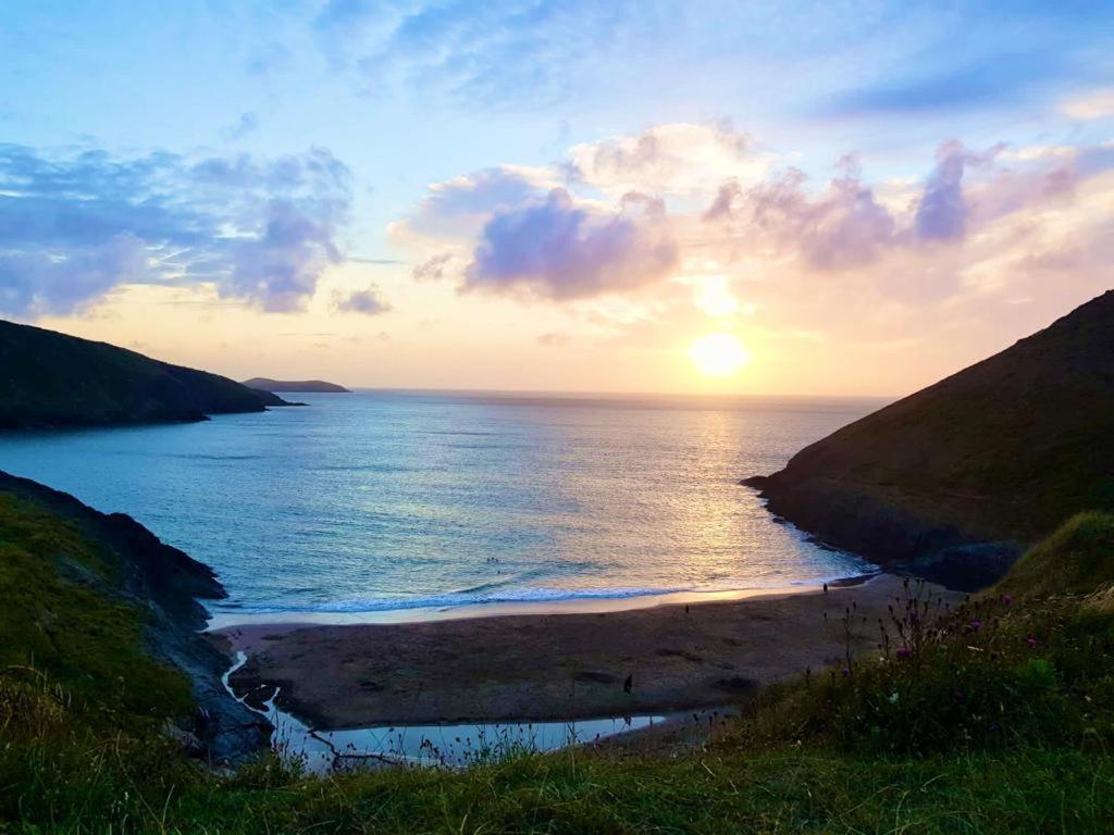 Wild Coastal Retreat At Troed Y Rhiw Aberporth, West Wales Villa Exterior photo
